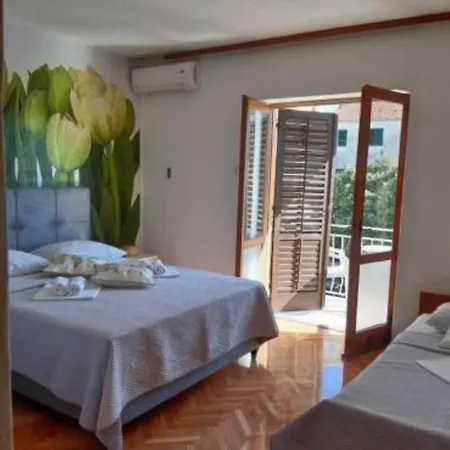 Pensionat And Tattoo - Modern & Free Parking Makarska